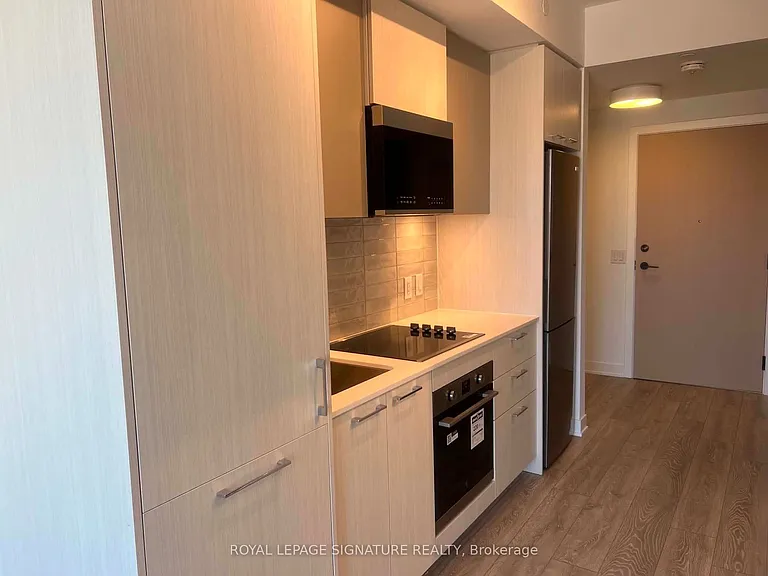 10 Oak St #409 — Photo 3