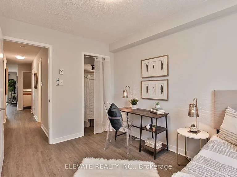 2131 Dufferin St — Photo 20