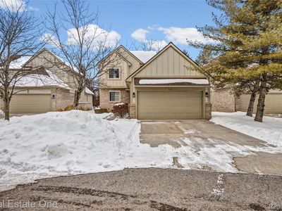 773 Red Maple Ln, Wixom, MI, 48393