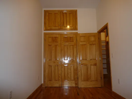 Rented by New Yorker Realty | media 25