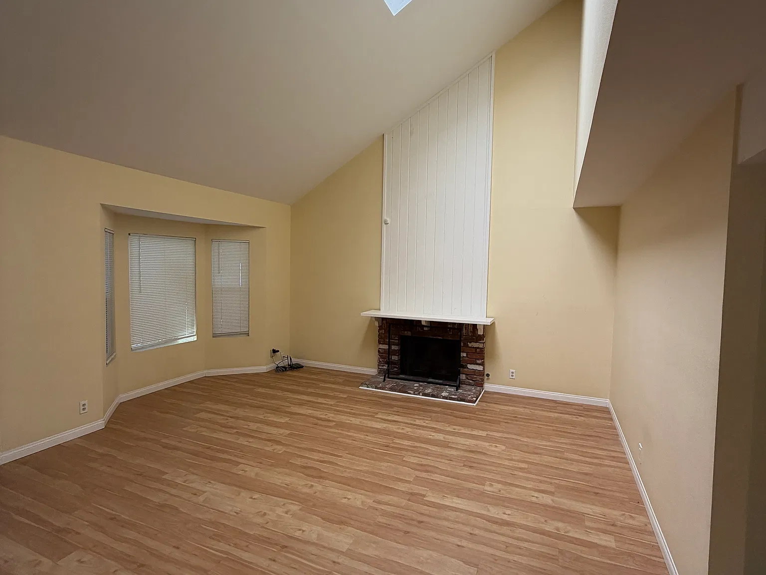 15 Lewis — Photo 4