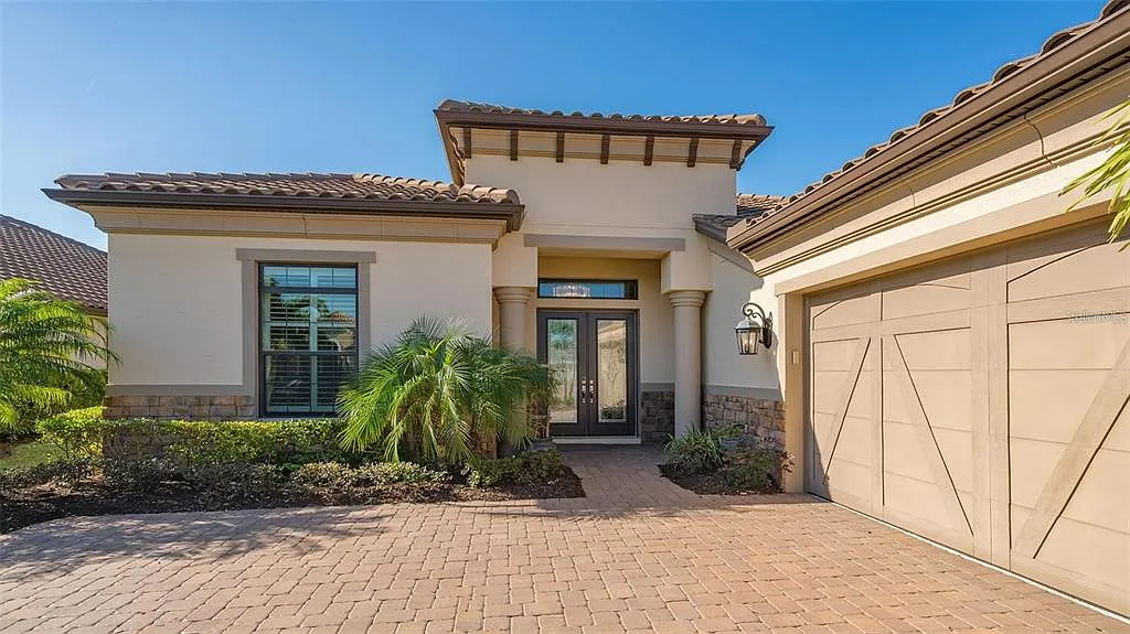 3 bed, 3.5 bath, 2898 sqft, $10,000 — Photo 3