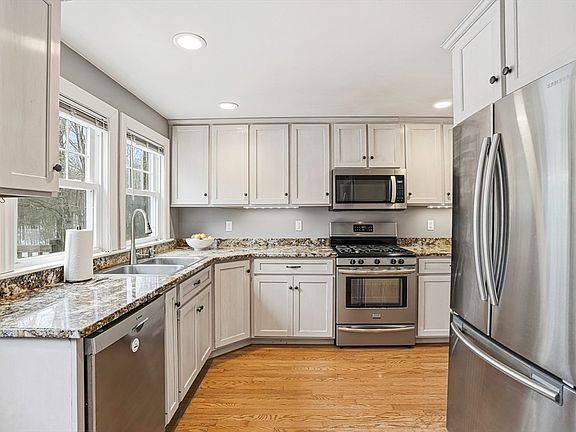 3rd image of 300 W Main St