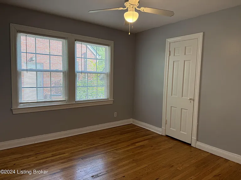 249 Norbourne Blvd — Photo 7