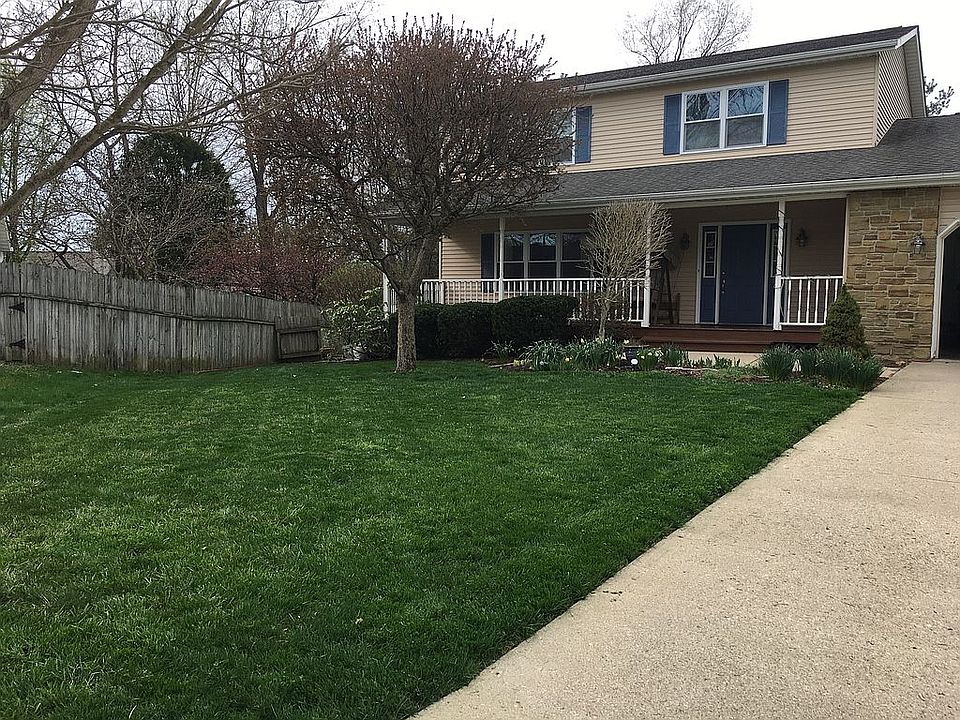 2nd image of 3918 S Woods Edge Bnd