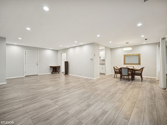 3rd image of 3050 Pheasant Creek Dr APT 205