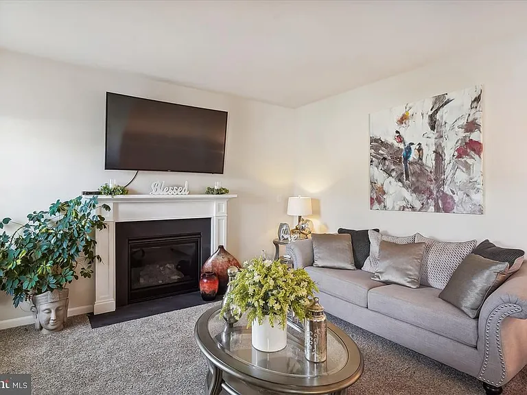 29780 Captain Adamouski St — Photo 14