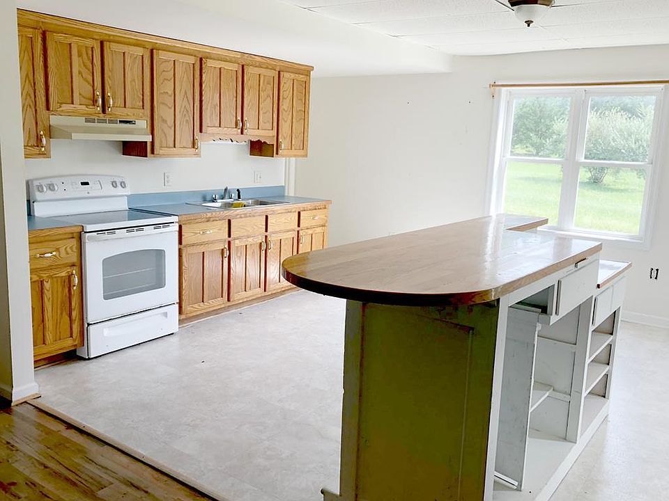 2nd image of 10 Mountain View Dr