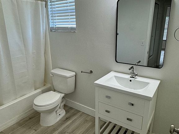 4th image of 4901 Dover Cir #6