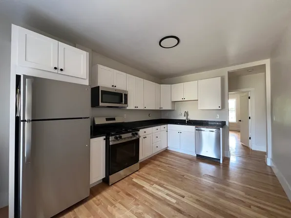 912 Dwight St #3-R, Holyoke, MA 01040