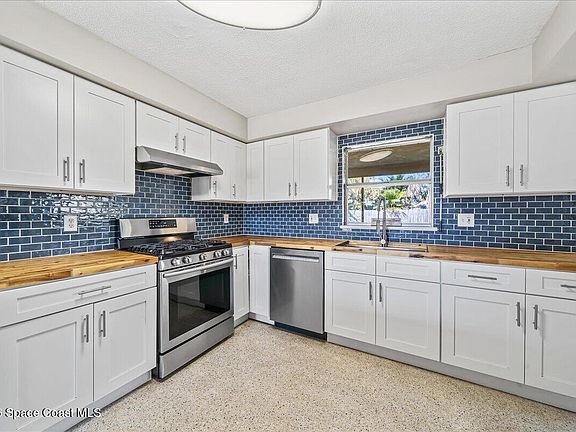 5th image of 952 Golden Beach Blvd