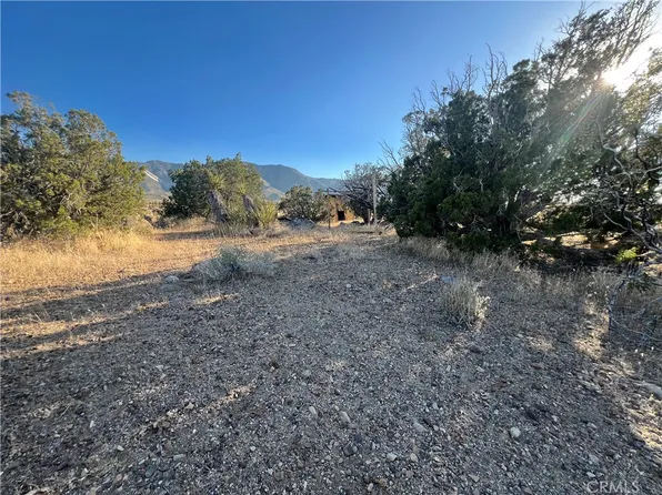 776 Silver Creek Rd, Lucerne Valley, CA 92356