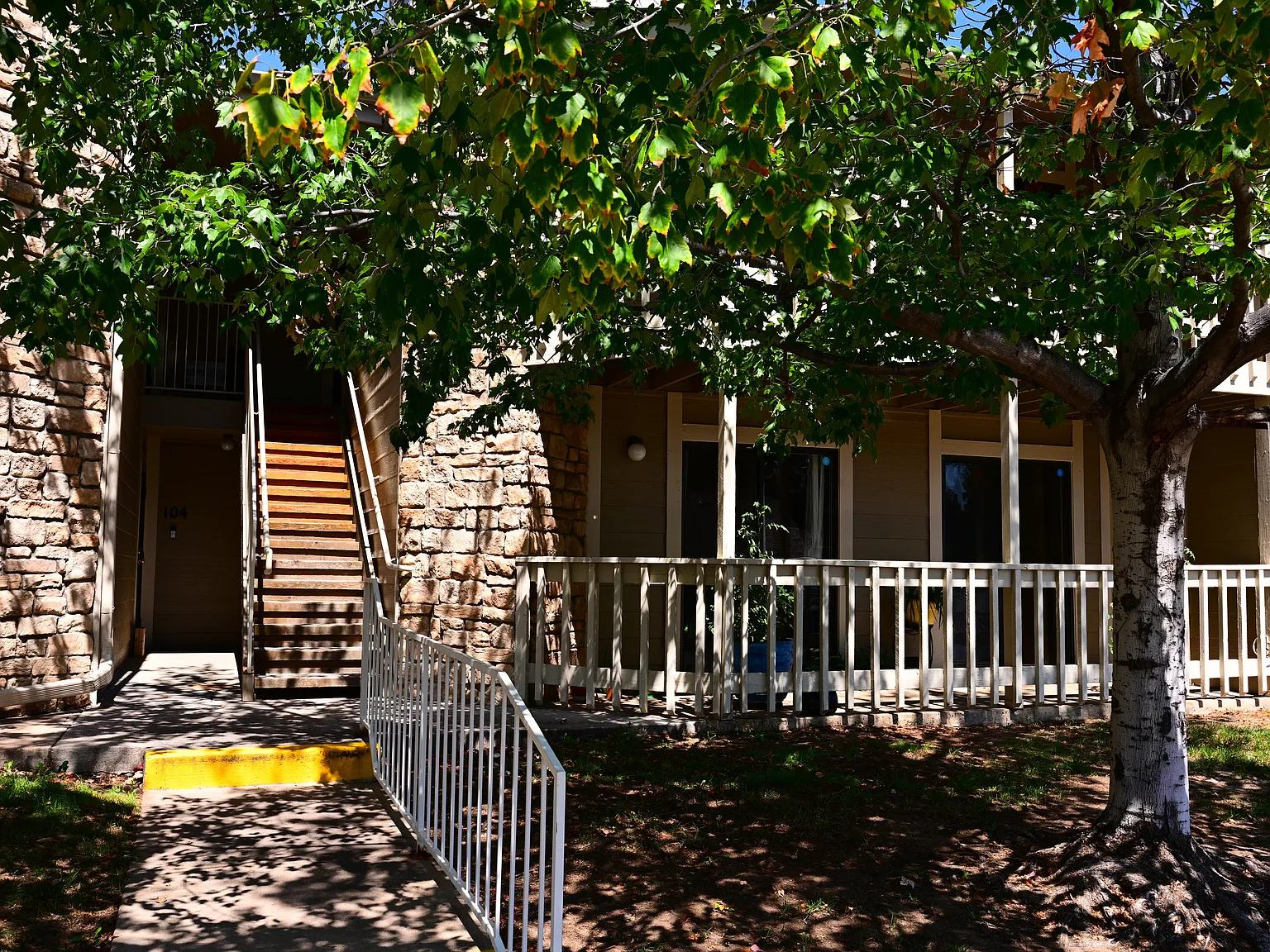 2 bed, 1019 sqft, $2,450 — Photo 2