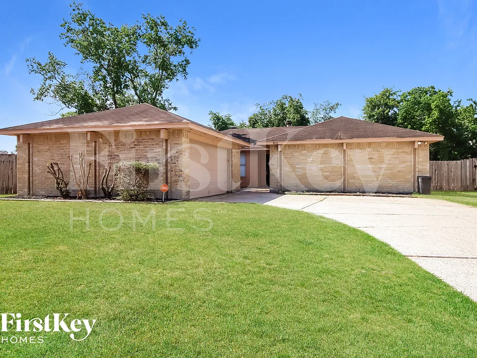 8634 Huntermoor Cir