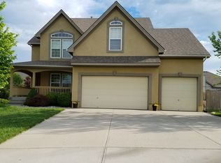 604 SW 34th Ter, Lees Summit, MO 64082