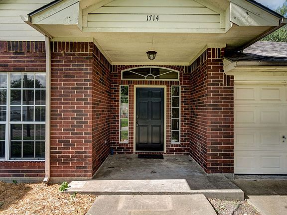 3rd image of 1714 Laura Ln