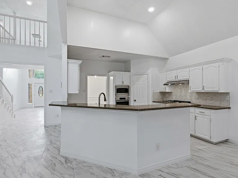 305 W Mill Valley Dr — Photo 10