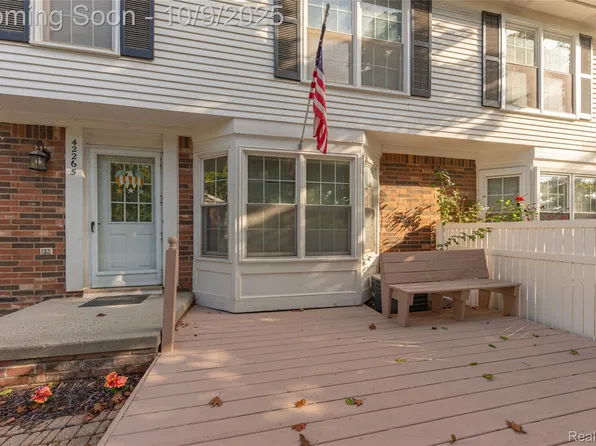 42265 S Mill Race Ct, Plymouth, MI 48170