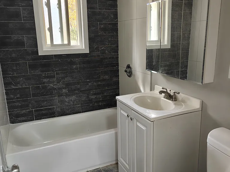 15 Racebrook Rd #15A — Photo 14