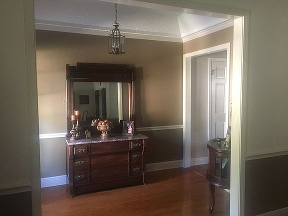 5th image of 12 Oakland Dr