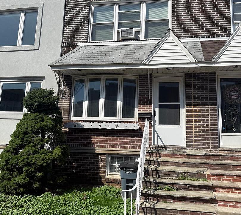 1st image of 2860 Sellers St