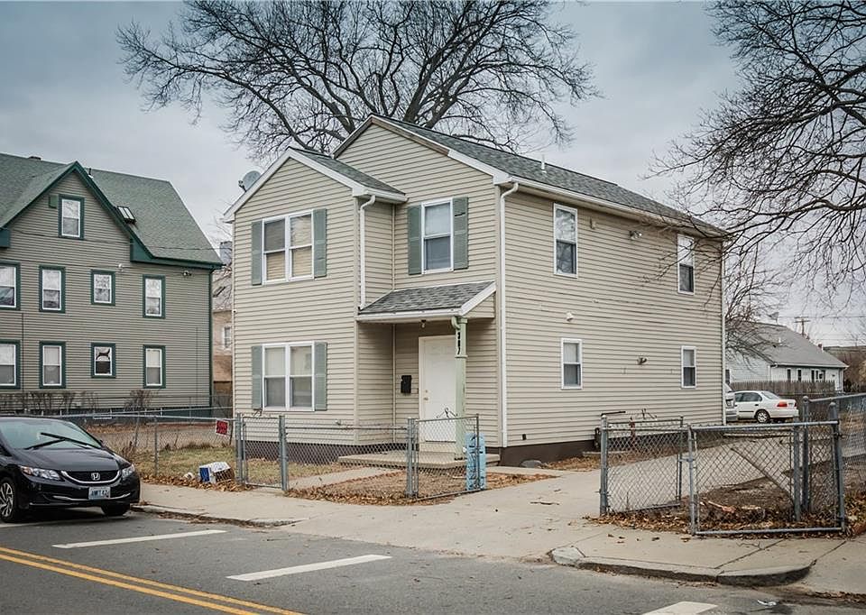 1st image of 387 Blackstone St