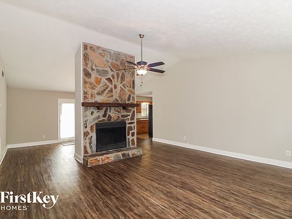 3rd image of 313 Knollwood Ln