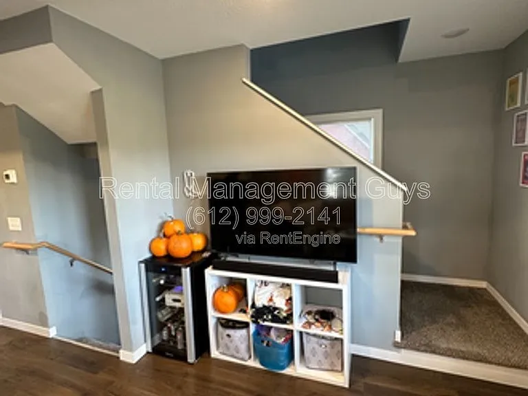 2057 Carroll Ave #1 — Photo 8