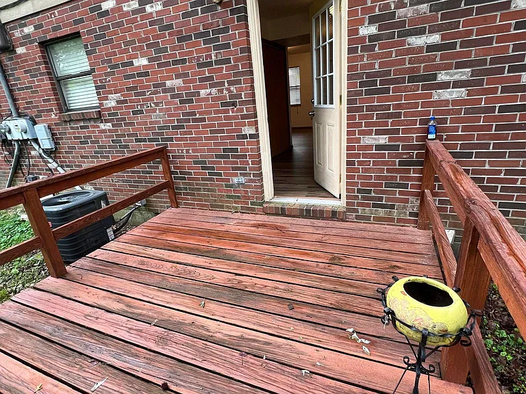 1036 Village Ln — Photo 9