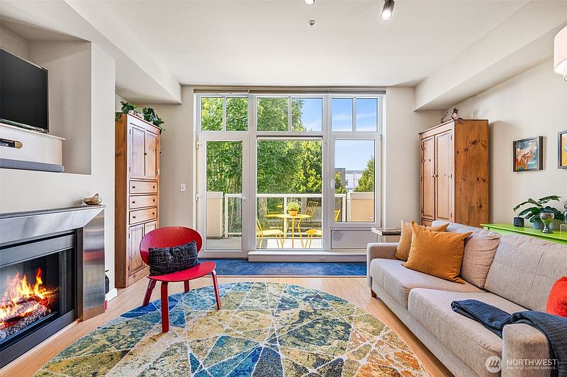 5th image of 17 W Mercer Street #206