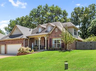 2207 Pecan Chase Cir, Claremore, OK 74017