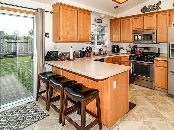 5th image of 1477 Fernwood Dr