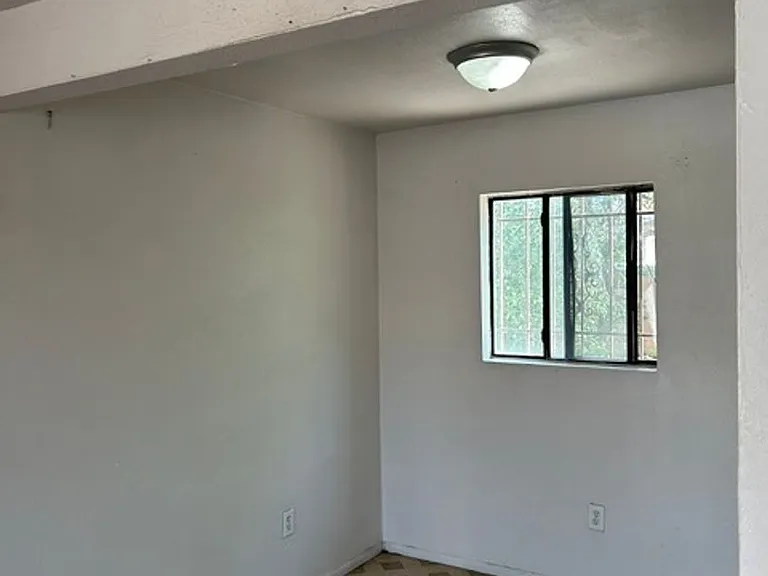 301 Wisconsin St NE — Photo 3