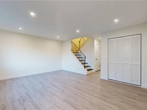 209 Shagbark Drive #209, Derby, CT 06418