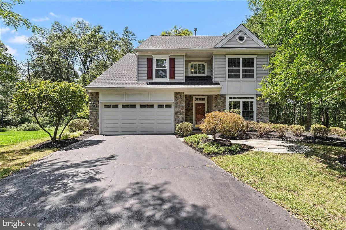 3 bed, 2.5 bath, 1920 sqft, $4,500 — Photo 1