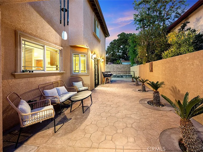 10610 Oak Tree Way — Photo 43