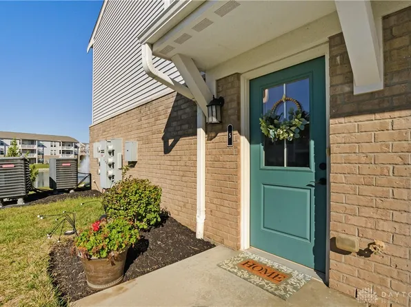 5 Old Pond Rd, Springboro, OH 45066