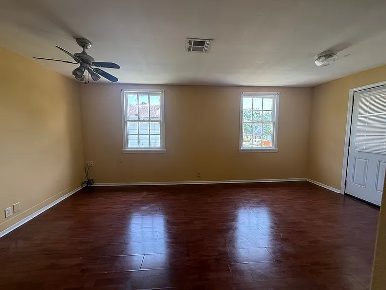 1559 Senate St — Photo 12