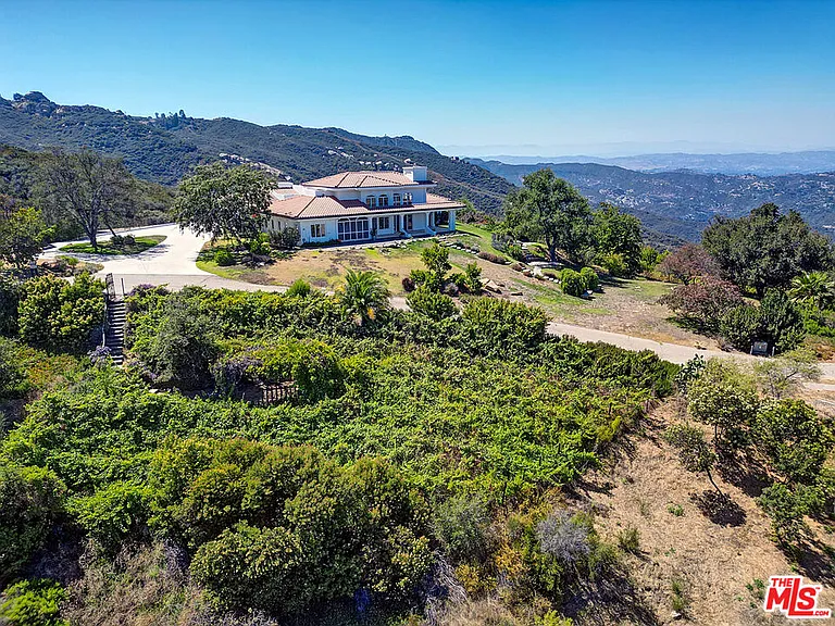 21965 Saddle Peak Rd — Photo 57