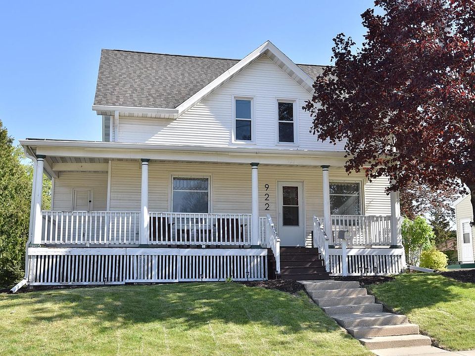 1st image of 922 Horicon STREET