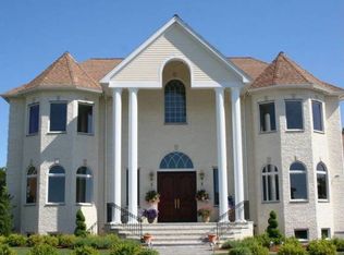 2 Long Pond Dr, Saugus, MA 01906