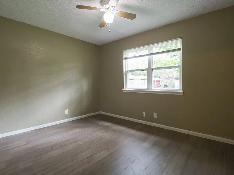 12539 E 20th Pl — Photo 9