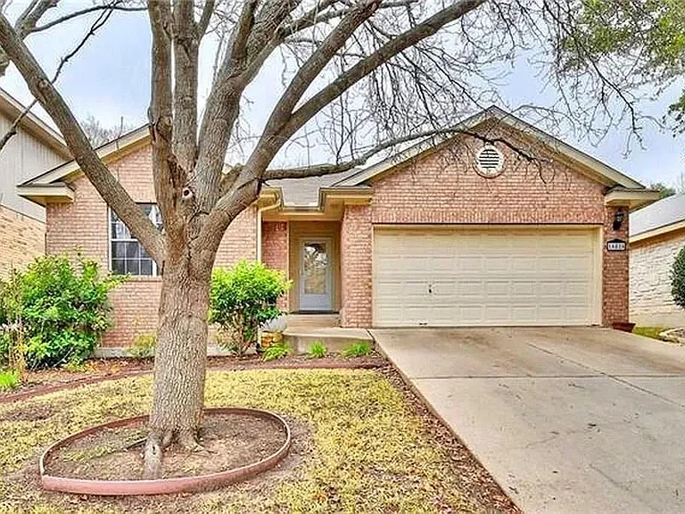 16816 Sabertooth Dr — Photo 1