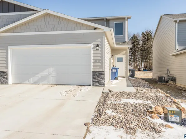 8058 Tencate Pl, Sioux Falls, SD 57110