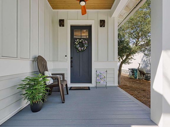 4th image of 117 Devlieg Ave