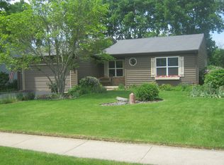 1107 Shabbona Trl, Batavia, IL 60510
