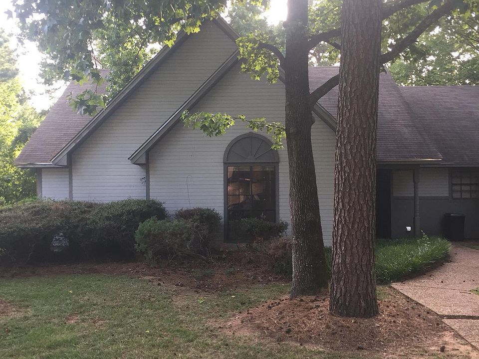 1st image of 124 Bent Creek Cir N