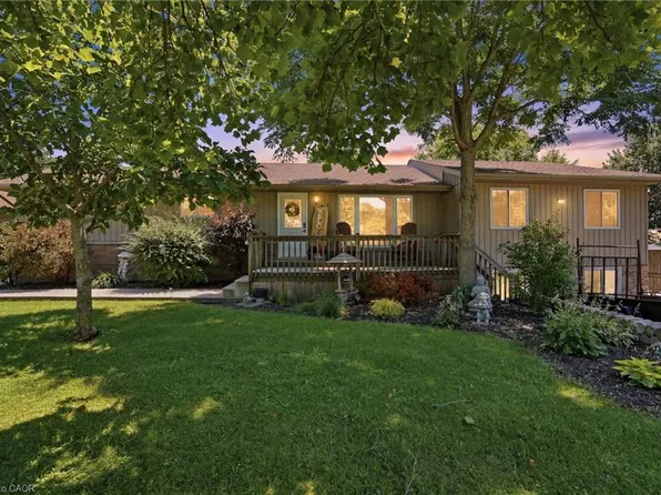 25 Saveryn Rd, Hamilton, ON L9B 1N4