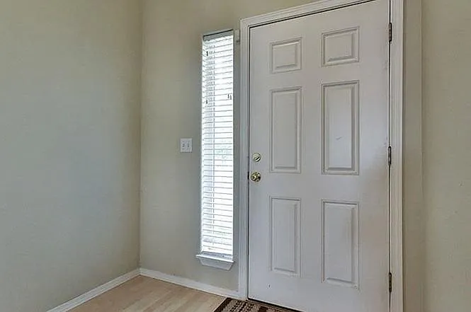 17617 SW September Ln — Photo 2