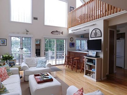 1st image of 107 Monroe Dr